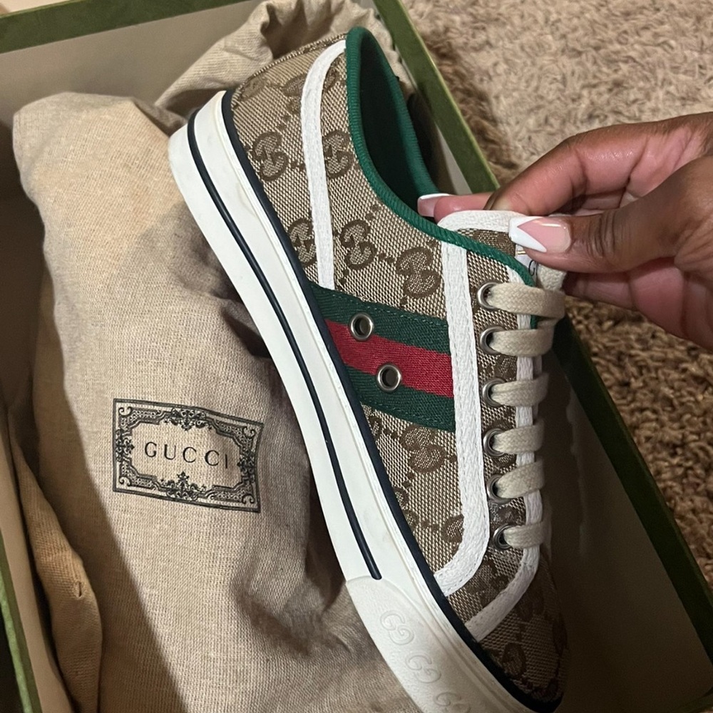 Gucci Shoes Size 34